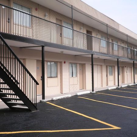 Canuck Inn And Suites Niagara Falls Exterior foto